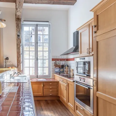 Appartement De Caractere *